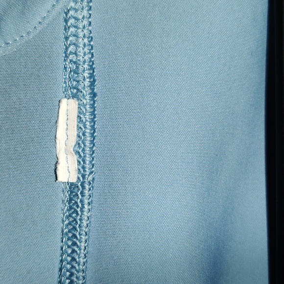 Lululemon Blue Run to Reset 1/2 Zip Size Large - Picture 7 of 7